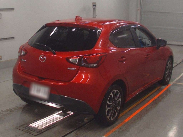 MAZDA DEMIO 2016