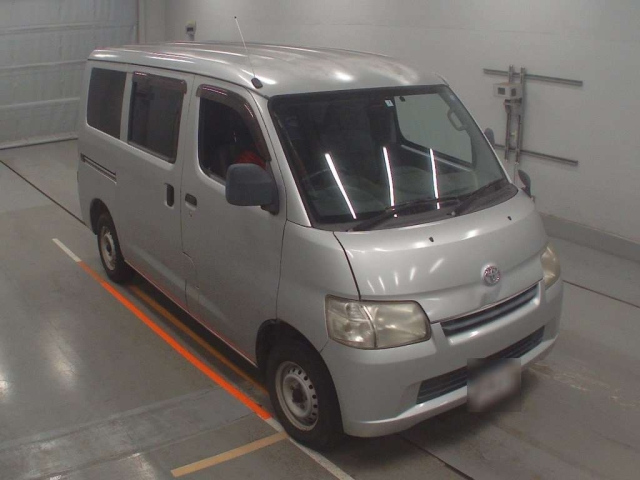 TOYOTA LITE ACE VAN 2011