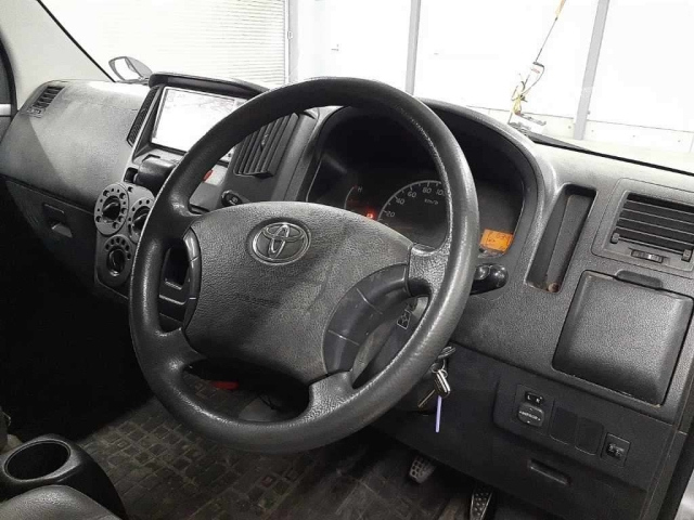 TOYOTA LITE ACE VAN 2011