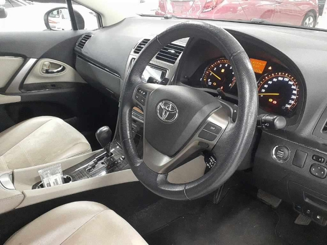 TOYOTA AVENSIS WAGON 2015