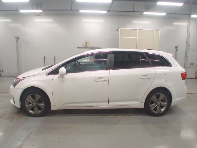 TOYOTA AVENSIS WAGON 2015