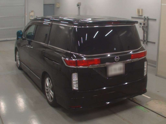 NISSAN ELGRAND 2010