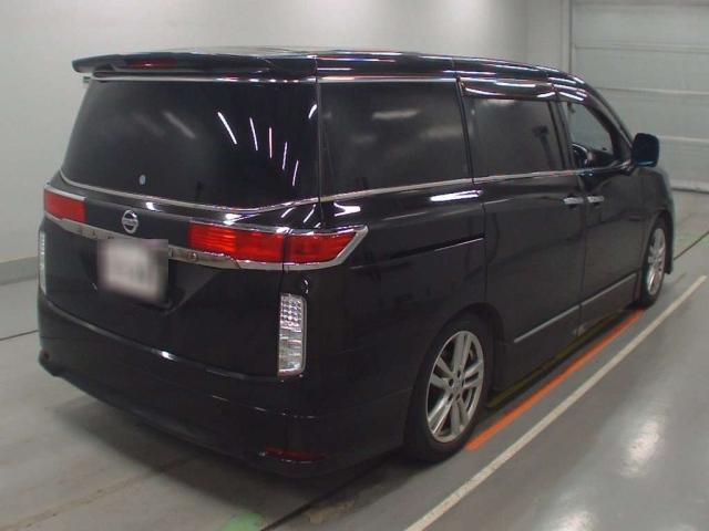 NISSAN ELGRAND 2010