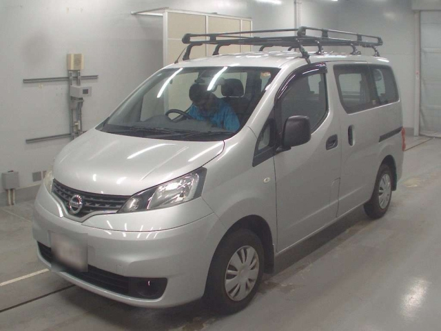 NISSAN NV200 2019