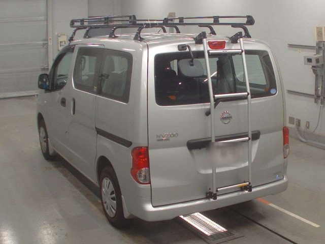 NISSAN NV200 2019
