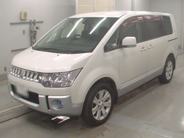MITSUBISHI DELICA D5 2010