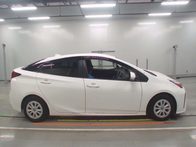 TOYOTA PRIUS 2022