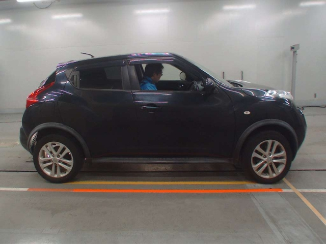 NISSAN JUKE 2012