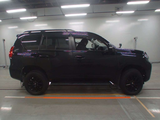 TOYOTA LAND CRUISER PRADO 2021