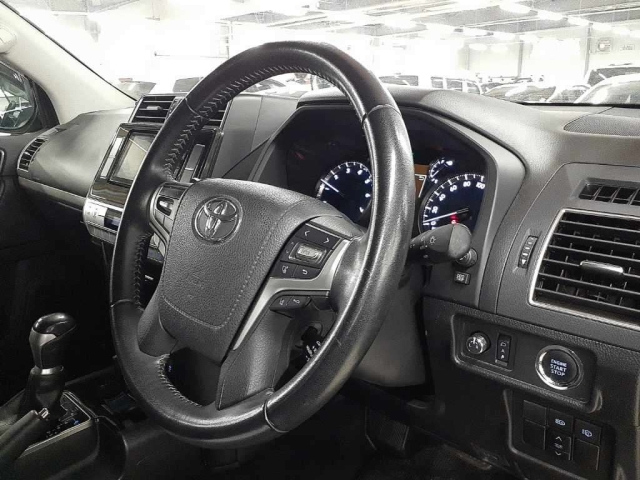 TOYOTA LAND CRUISER PRADO 2021