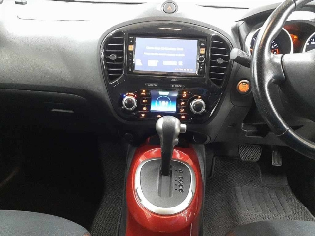 NISSAN JUKE 2012