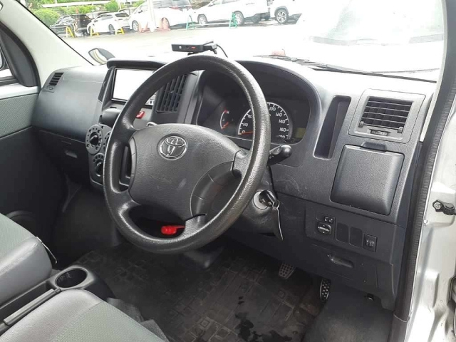 TOYOTA TOWN ACE VAN 2017