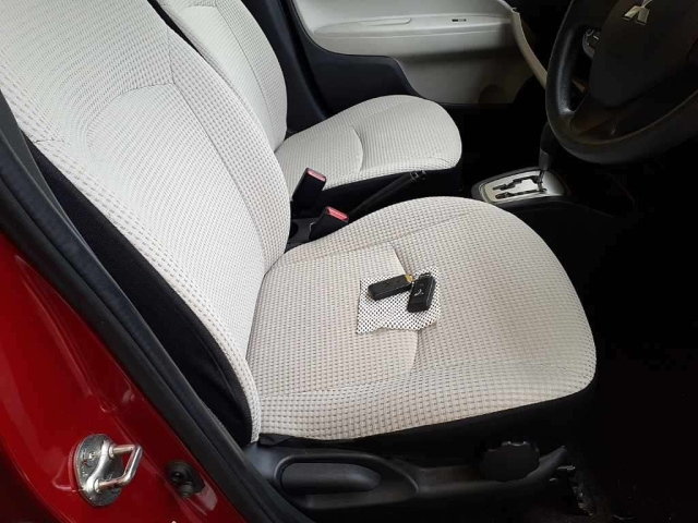 MITSUBISHI MIRAGE 2012