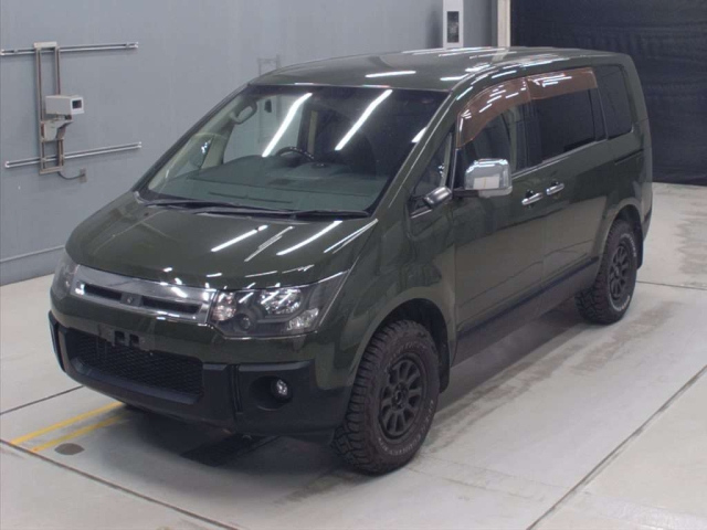 MITSUBISHI DELICA D5 2010