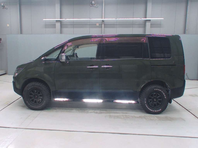 MITSUBISHI DELICA D5 2010