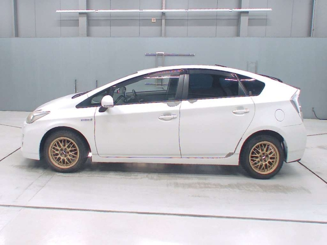 TOYOTA PRIUS 2010