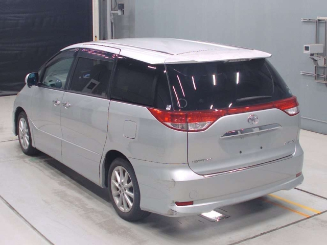 TOYOTA ESTIMA 2010