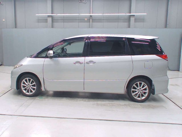 TOYOTA ESTIMA 2010