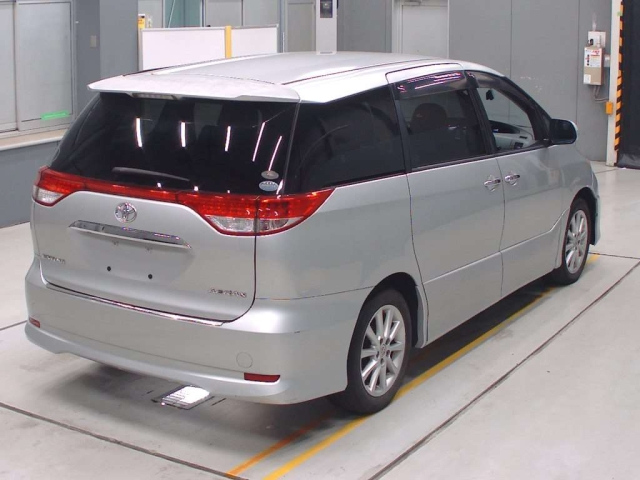 TOYOTA ESTIMA 2010