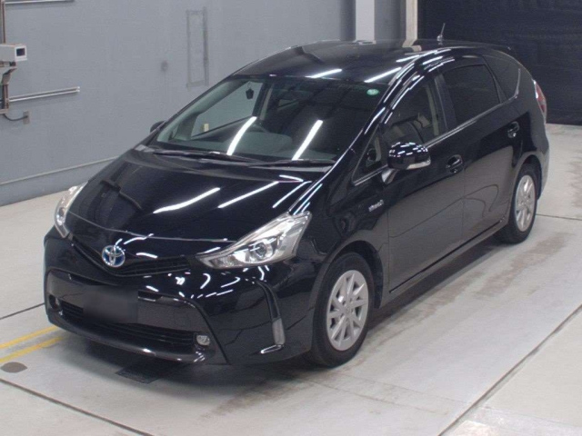 TOYOTA PRIUS ALPHA 2015