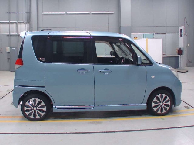 MITSUBISHI DELICA D2 2014