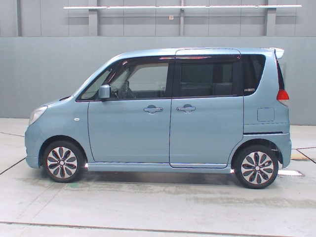 MITSUBISHI DELICA D2 2014