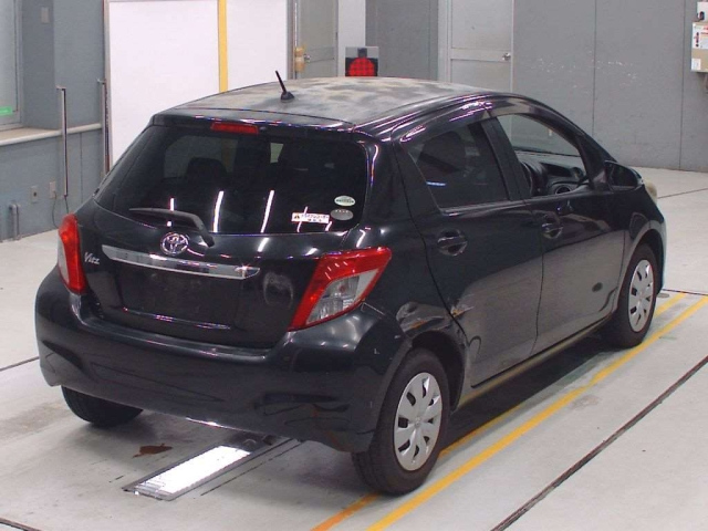 TOYOTA VITZ 2012