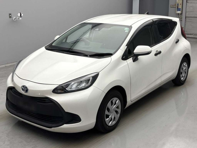 TOYOTA AQUA 2022