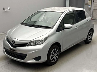 TOYOTA VITZ 2012