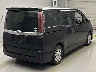 TOYOTA NOAH 2019