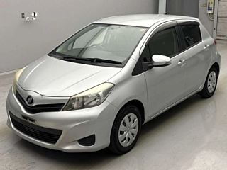 TOYOTA VITZ 2013