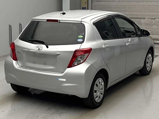 TOYOTA VITZ 2013