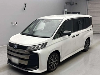 TOYOTA NOAH 2022