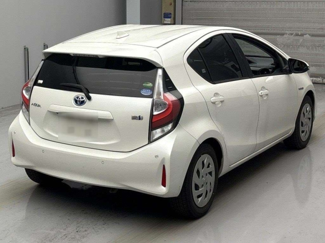 TOYOTA AQUA 2019
