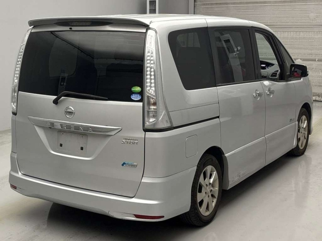 NISSAN SERENA 2013