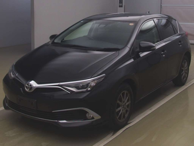 TOYOTA AURIS 2016