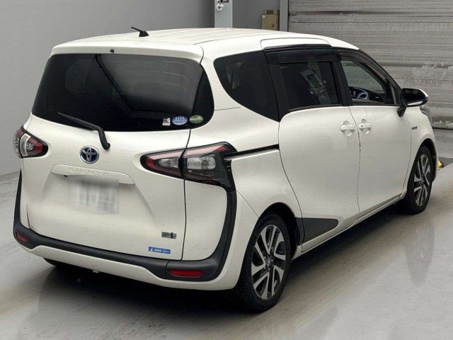 TOYOTA SIENTA 2015