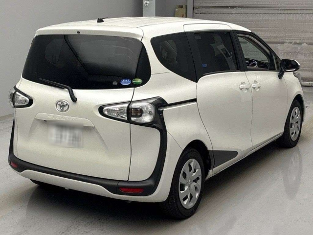 TOYOTA SIENTA 2016