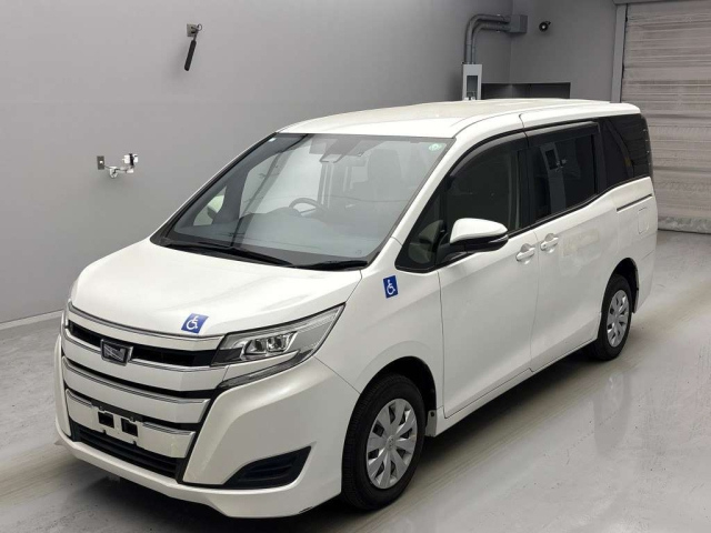 TOYOTA NOAH 2020