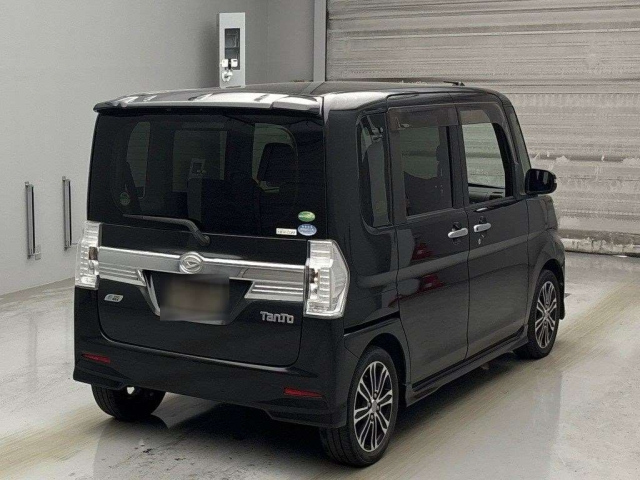 DAIHATSU TANTO 2014
