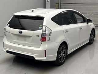 TOYOTA PRIUS ALPHA 2014