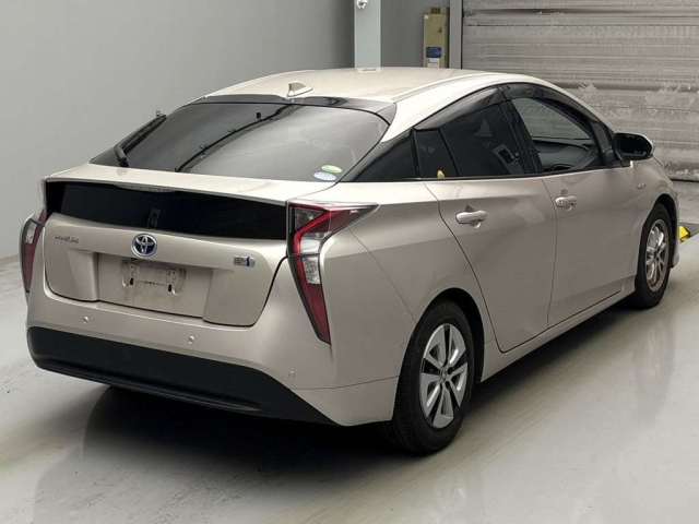 TOYOTA PRIUS 2017