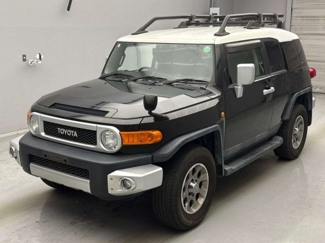 TOYOTA FJ CRUISER 2011