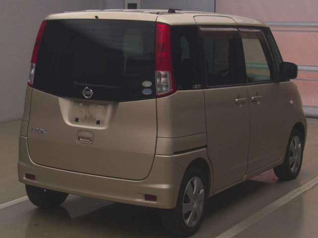 NISSAN ROOX 2010