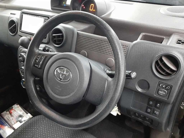 TOYOTA SPADE 2016