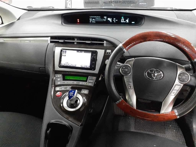 TOYOTA PRIUS PHV 2014