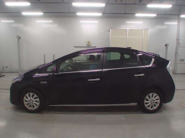 TOYOTA PRIUS PHV 2014