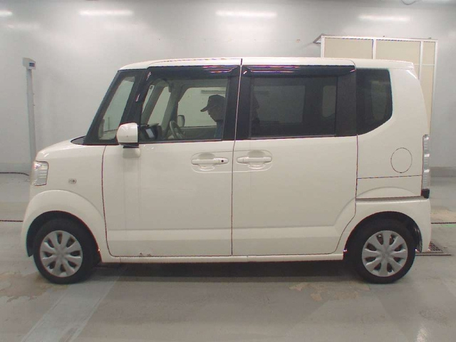 HONDA N BOX 2015