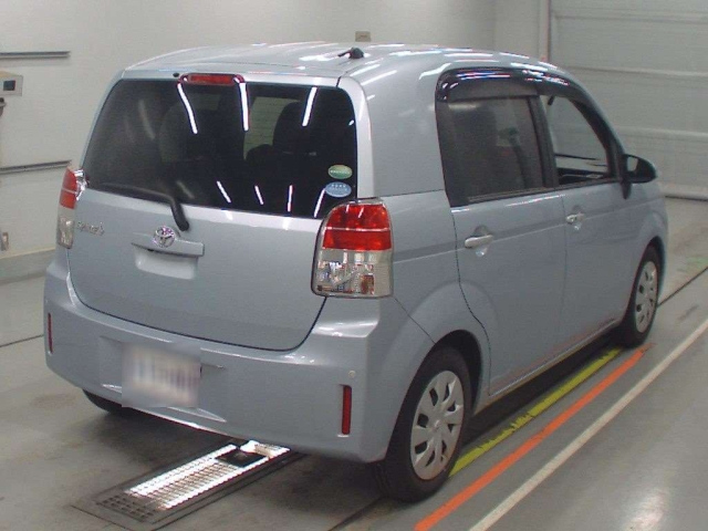 TOYOTA SPADE 2012
