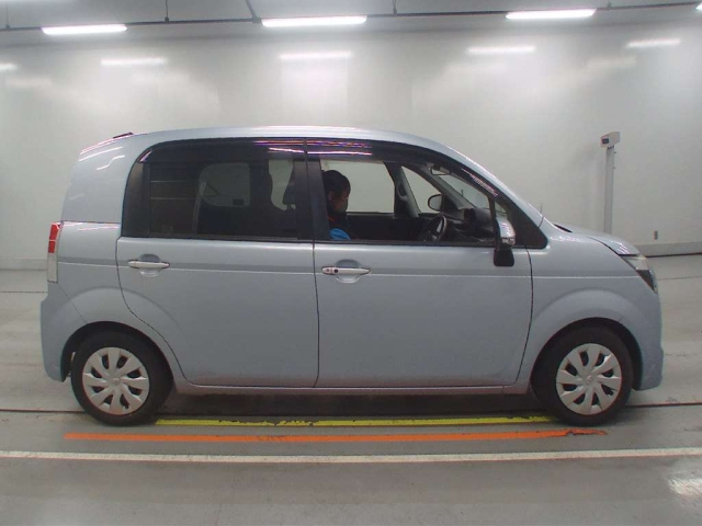 TOYOTA SPADE 2012